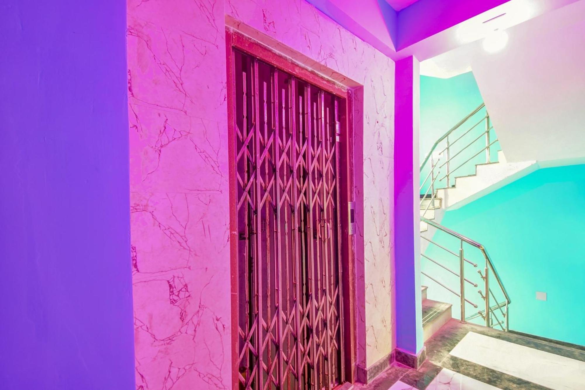 Super Hotel O 4 Friends コルカタ エクステリア 写真